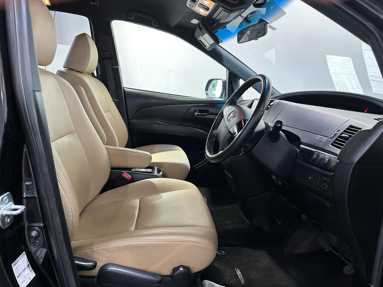 2015 Toyota Estima