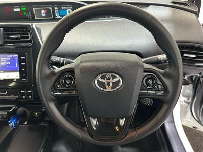 2019 Toyota Prius - Thumbnail