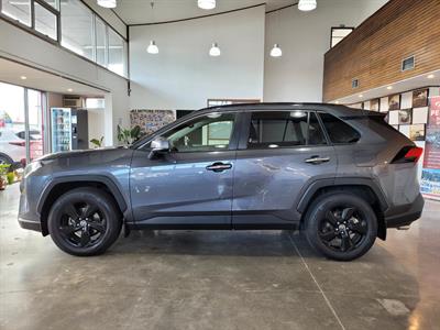 2020 Toyota RAV4 - Thumbnail