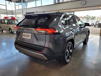 2020 Toyota RAV4 - Thumbnail