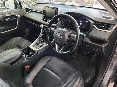 2020 Toyota RAV4 - Thumbnail