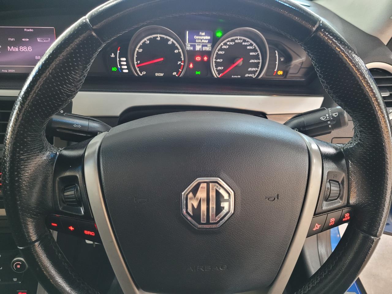 2013 MG 6