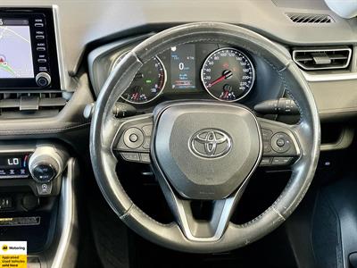 2019 Toyota RAV4 - Thumbnail