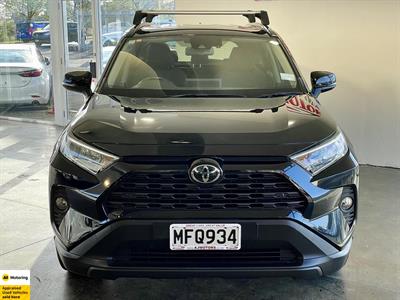 2019 Toyota RAV4 - Thumbnail