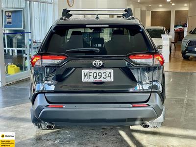 2019 Toyota RAV4 - Thumbnail