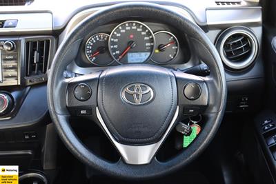 2018 Toyota RAV4 - Thumbnail