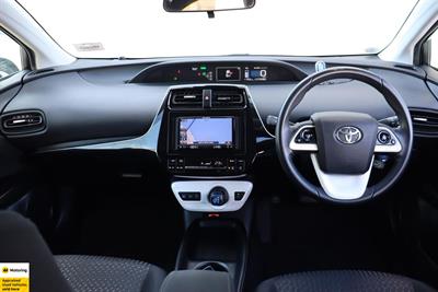 2018 Toyota Prius - Thumbnail