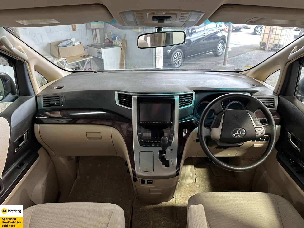 2013 Toyota Alphard