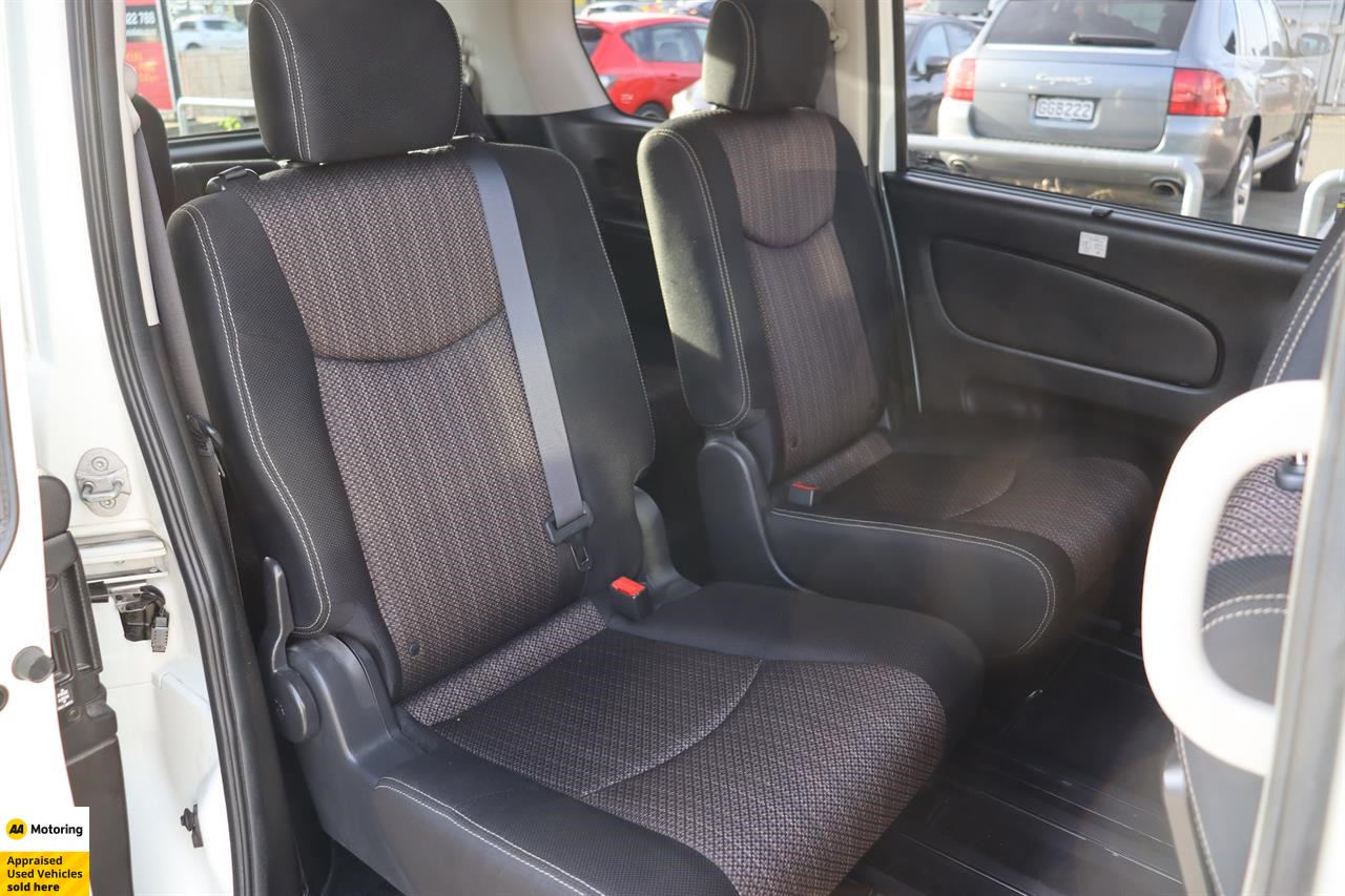 2015 Nissan Serena