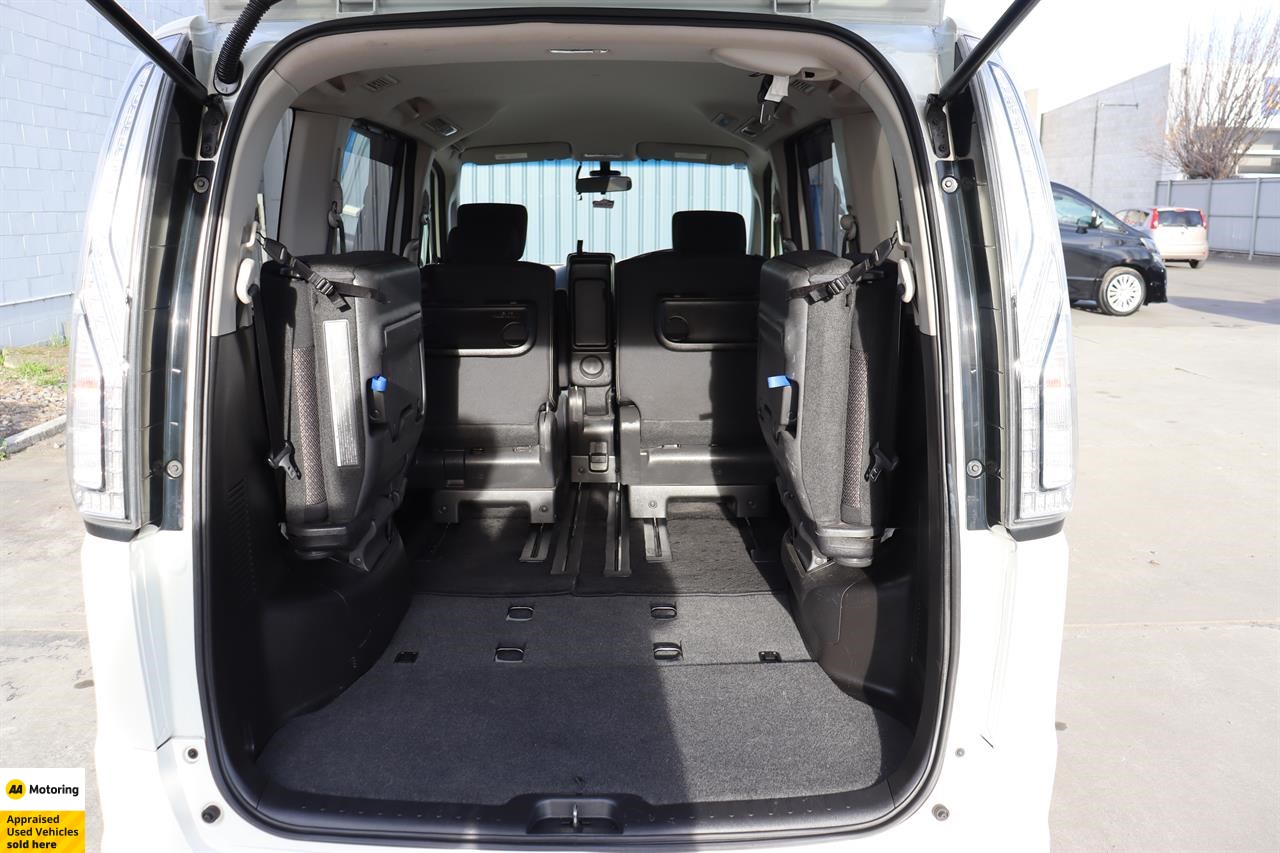 2015 Nissan Serena