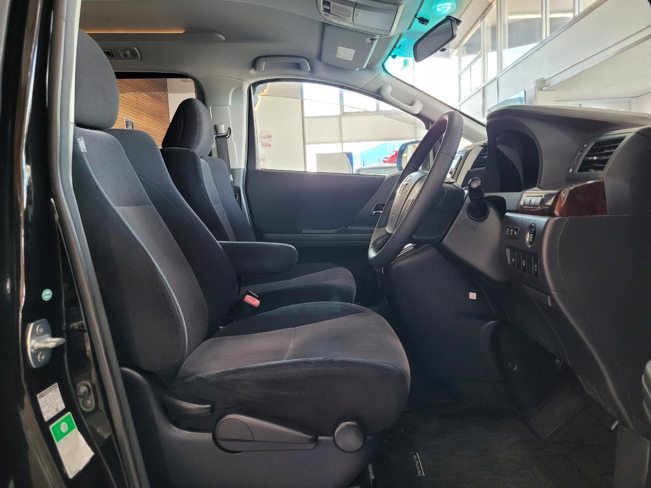 2012 Toyota Alphard