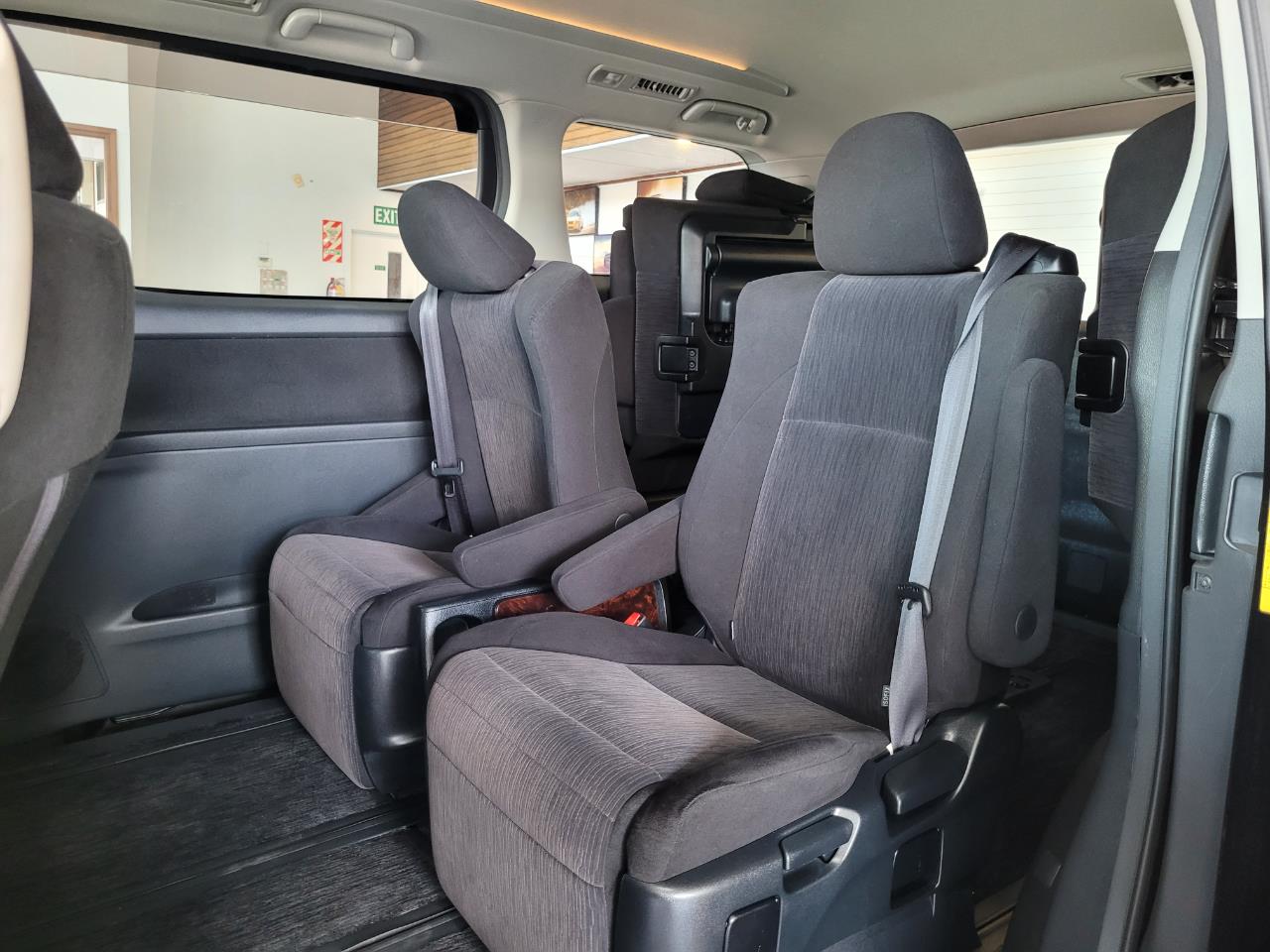 2012 Toyota Alphard