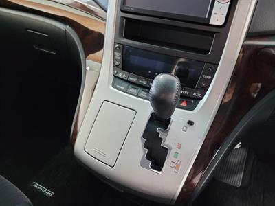 2012 Toyota Alphard - Thumbnail