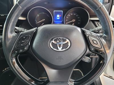 2018 Toyota C-HR - Thumbnail