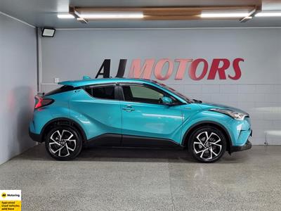 2017 Toyota C-HR - Thumbnail