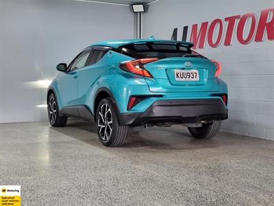 2017 Toyota C-HR - Thumbnail