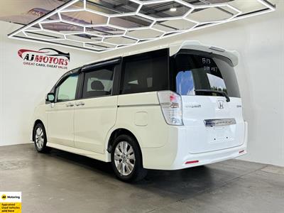 2012 Honda STEPWAGON - Thumbnail