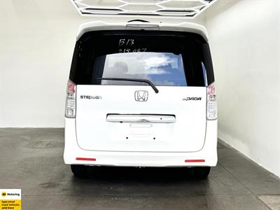 2012 Honda STEPWAGON - Thumbnail