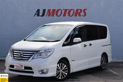 2015 Nissan Serena - Thumbnail