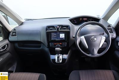 2015 Nissan Serena - Thumbnail