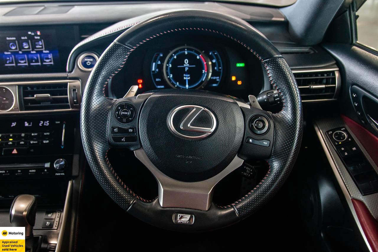 2013 Lexus IS 300h