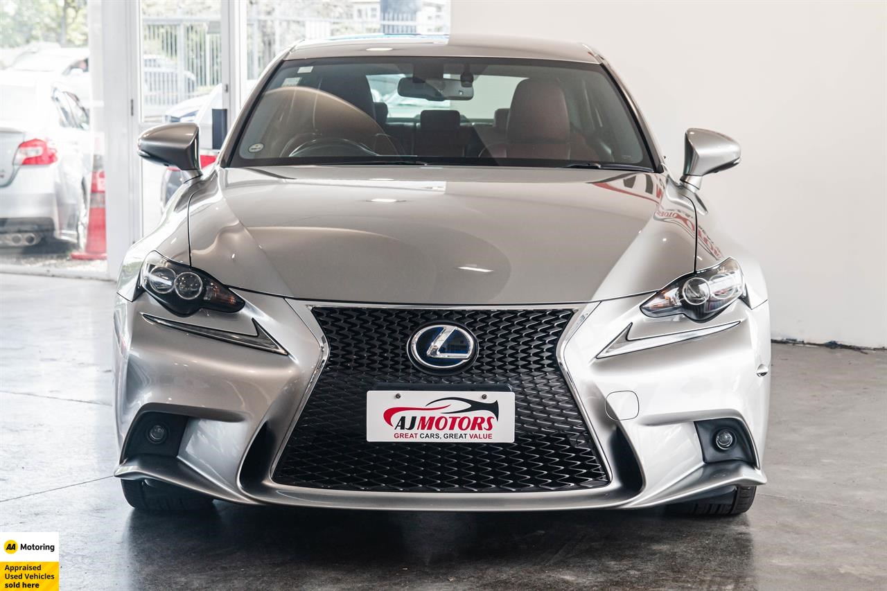 2013 Lexus IS 300h