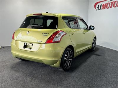 2015 Suzuki Swift - Thumbnail