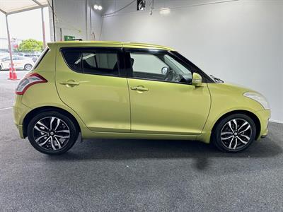 2015 Suzuki Swift - Thumbnail