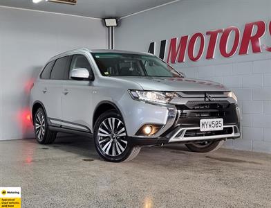 2020 Mitsubishi Outlander - Thumbnail