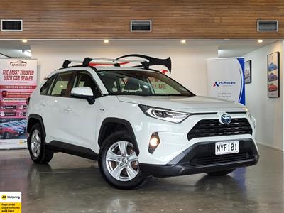 2020 Toyota RAV4 - Thumbnail