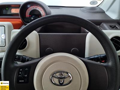 2013 Toyota Porte - Thumbnail