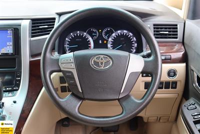 2013 Toyota Vellfire - Thumbnail