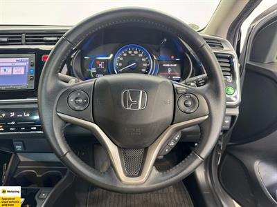 2015 Honda Grace - Thumbnail