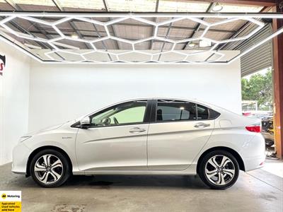 2015 Honda Grace - Thumbnail