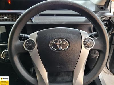 2015 Toyota Aqua - Thumbnail