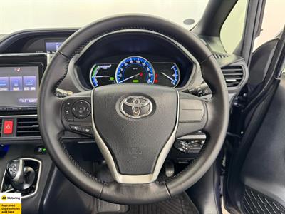 2014 Toyota Voxy - Thumbnail