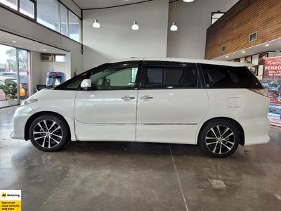 2015 Toyota Estima - Thumbnail