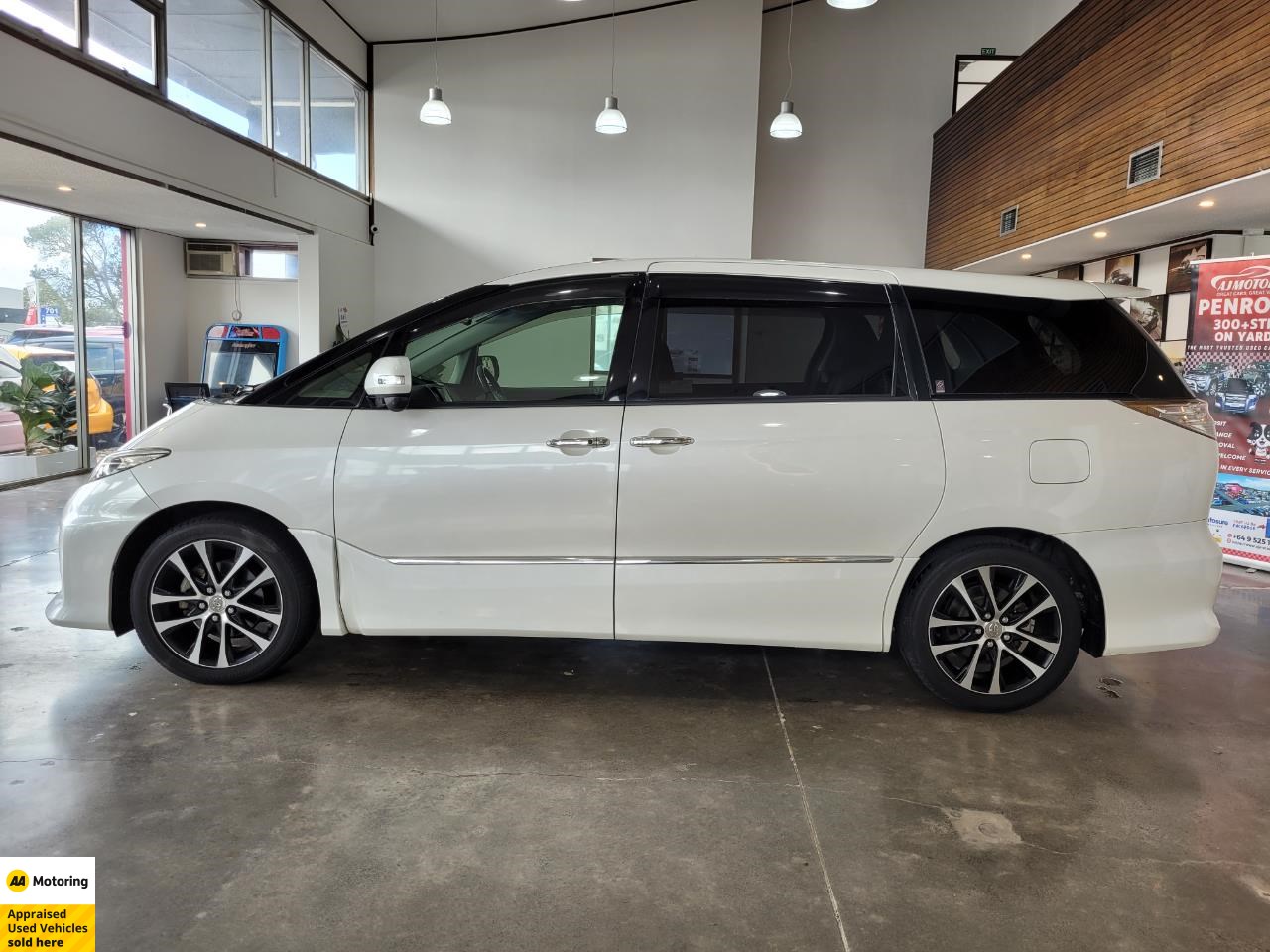 2015 Toyota Estima