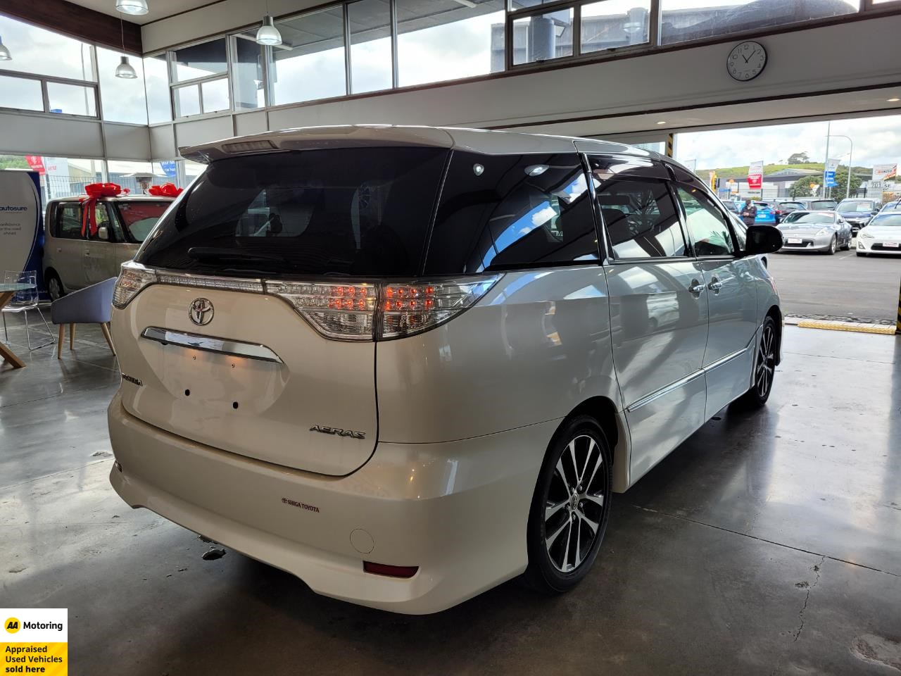 2015 Toyota Estima