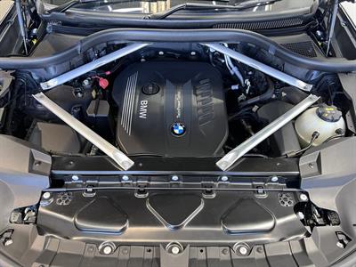 2020 BMW X7 - Thumbnail