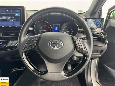 2017 Toyota C-HR - Thumbnail