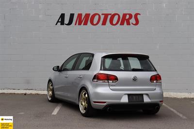 2009 Volkswagen Golf - Thumbnail