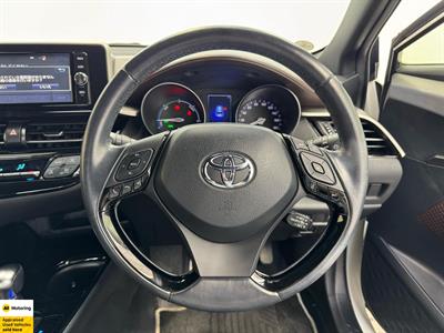 2018 Toyota C-HR - Thumbnail