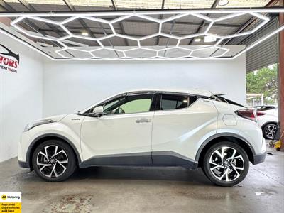 2018 Toyota C-HR - Thumbnail