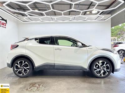 2018 Toyota C-HR - Thumbnail