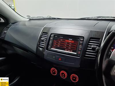 2009 Mitsubishi Outlander - Thumbnail