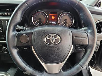 2013 Toyota Auris - Thumbnail