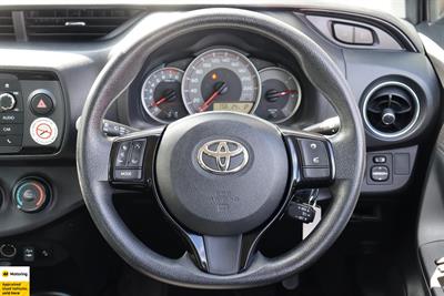 2019 Toyota Yaris - Thumbnail