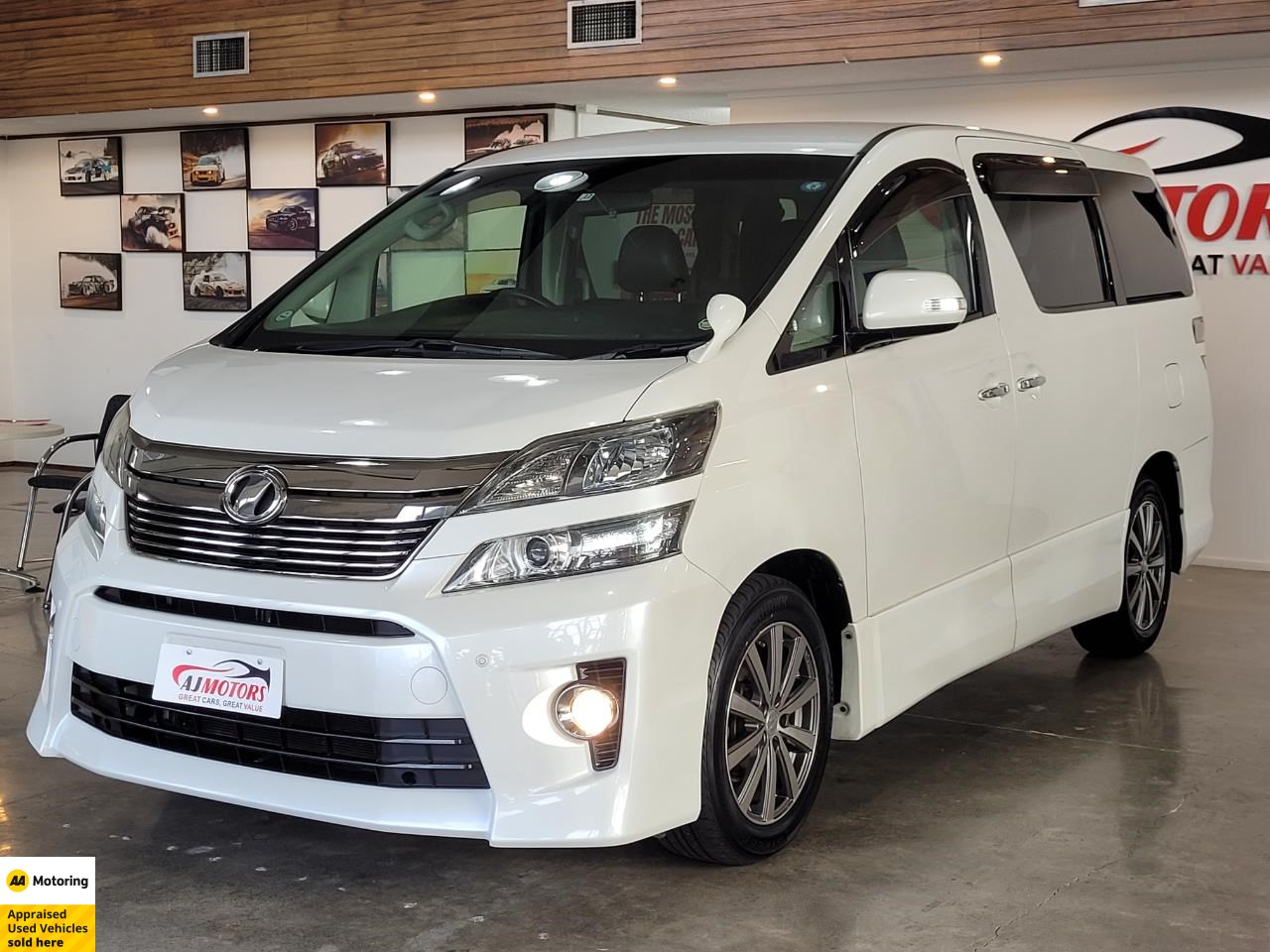 2013 Toyota Vellfire