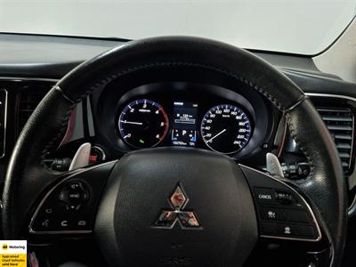 2018 Mitsubishi Outlander - Thumbnail